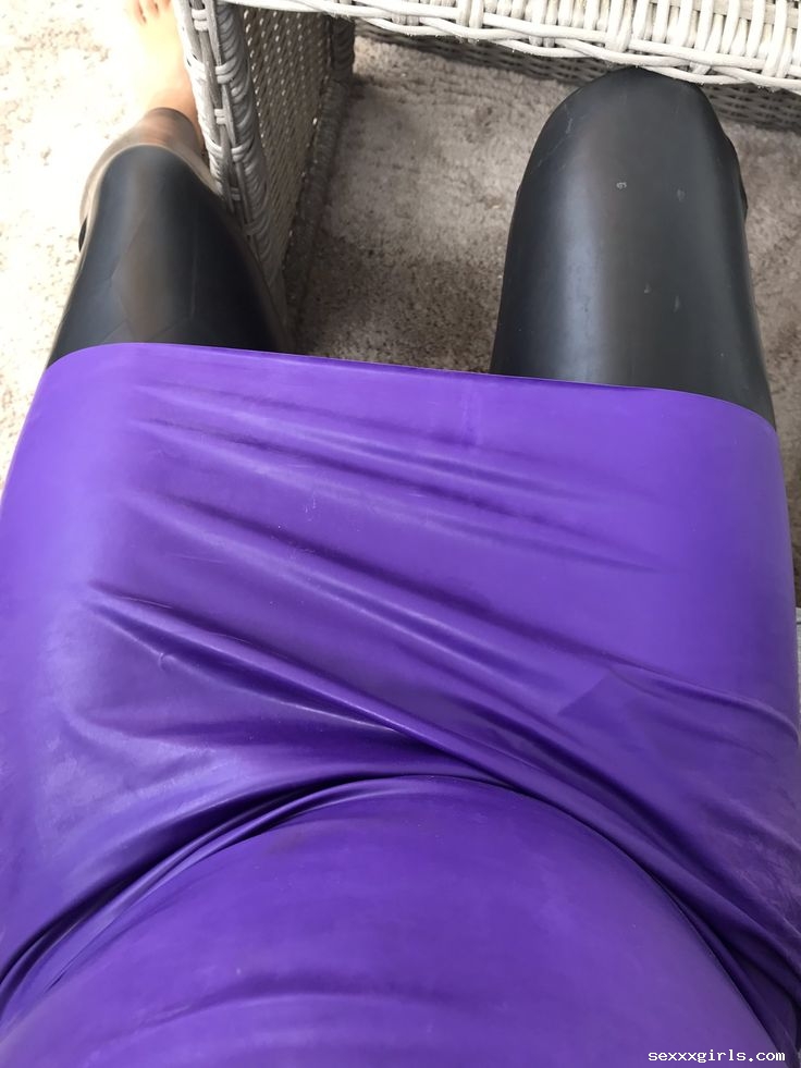Schwanz hure in engeb gummi latex tabulos im arsch