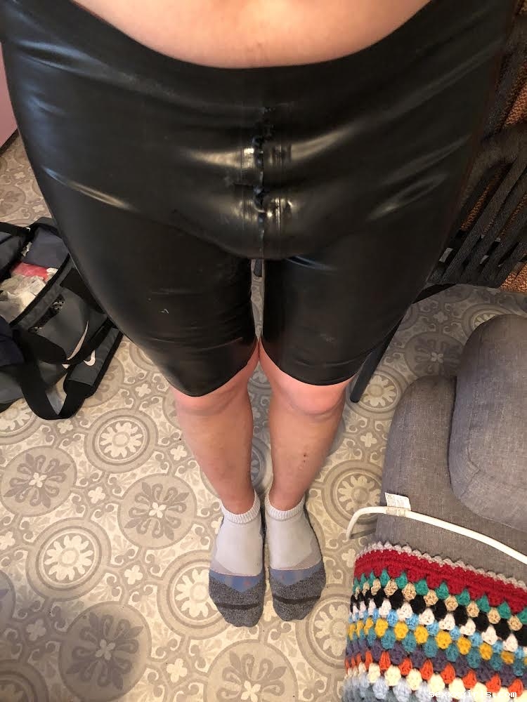 Schwanz hure in engeb gummi latex tabulos im arsch