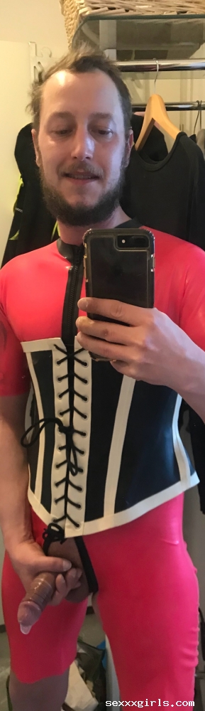 Schwanz hure in engeb gummi latex tabulos im arsch