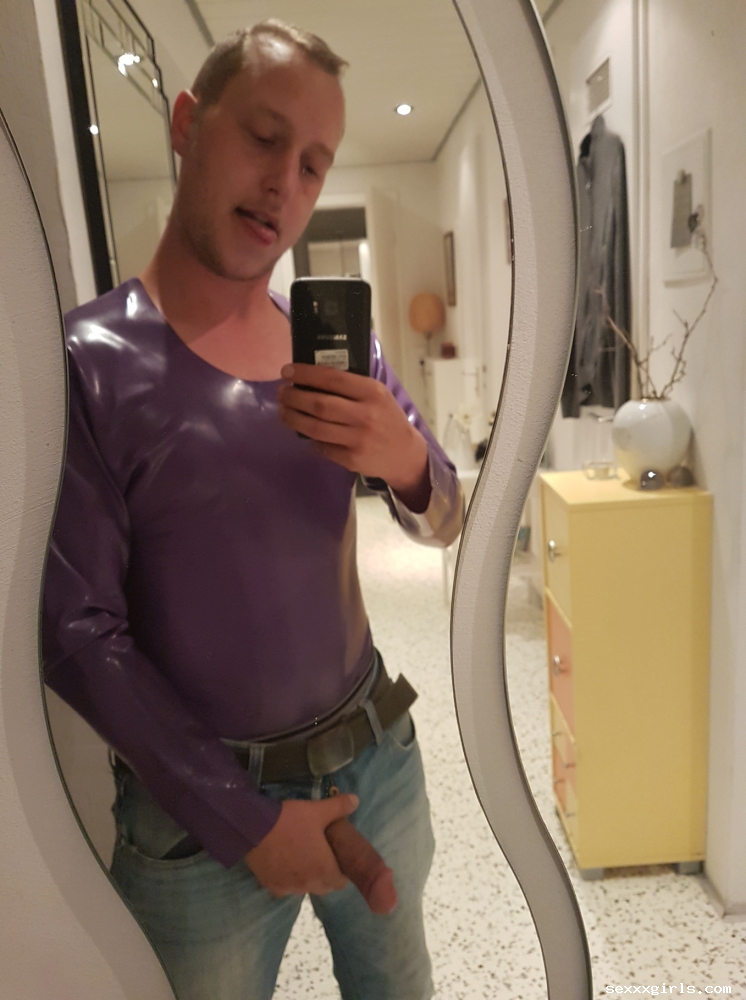 Schwanz hure in engeb gummi latex tabulos im arsch