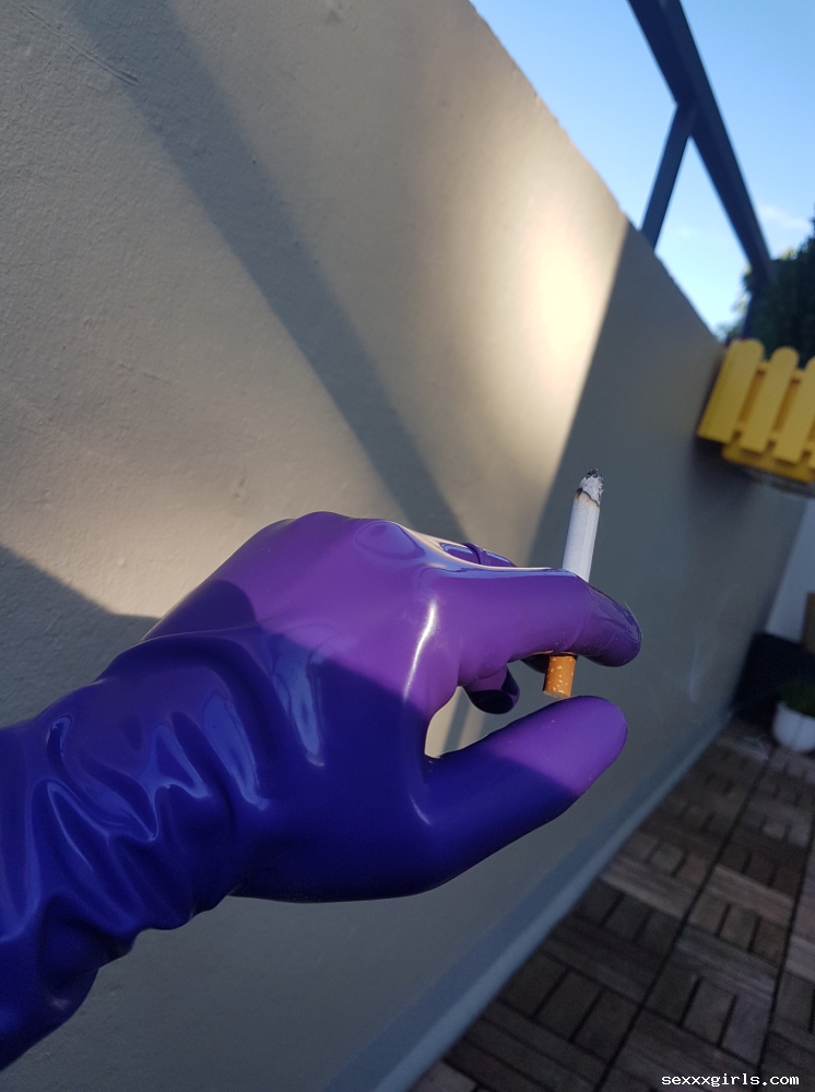 Schwanz hure in engeb gummi latex tabulos im arsch